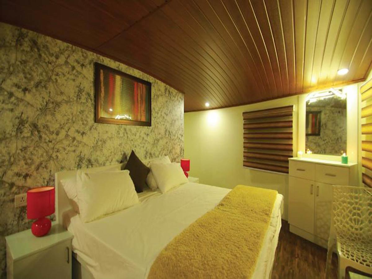 Отель Indiavacationz Houseboats Alappuzha Экстерьер фото