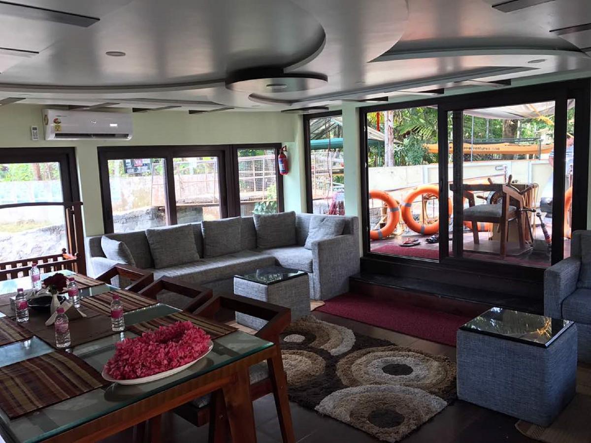 Отель Indiavacationz Houseboats Alappuzha Экстерьер фото