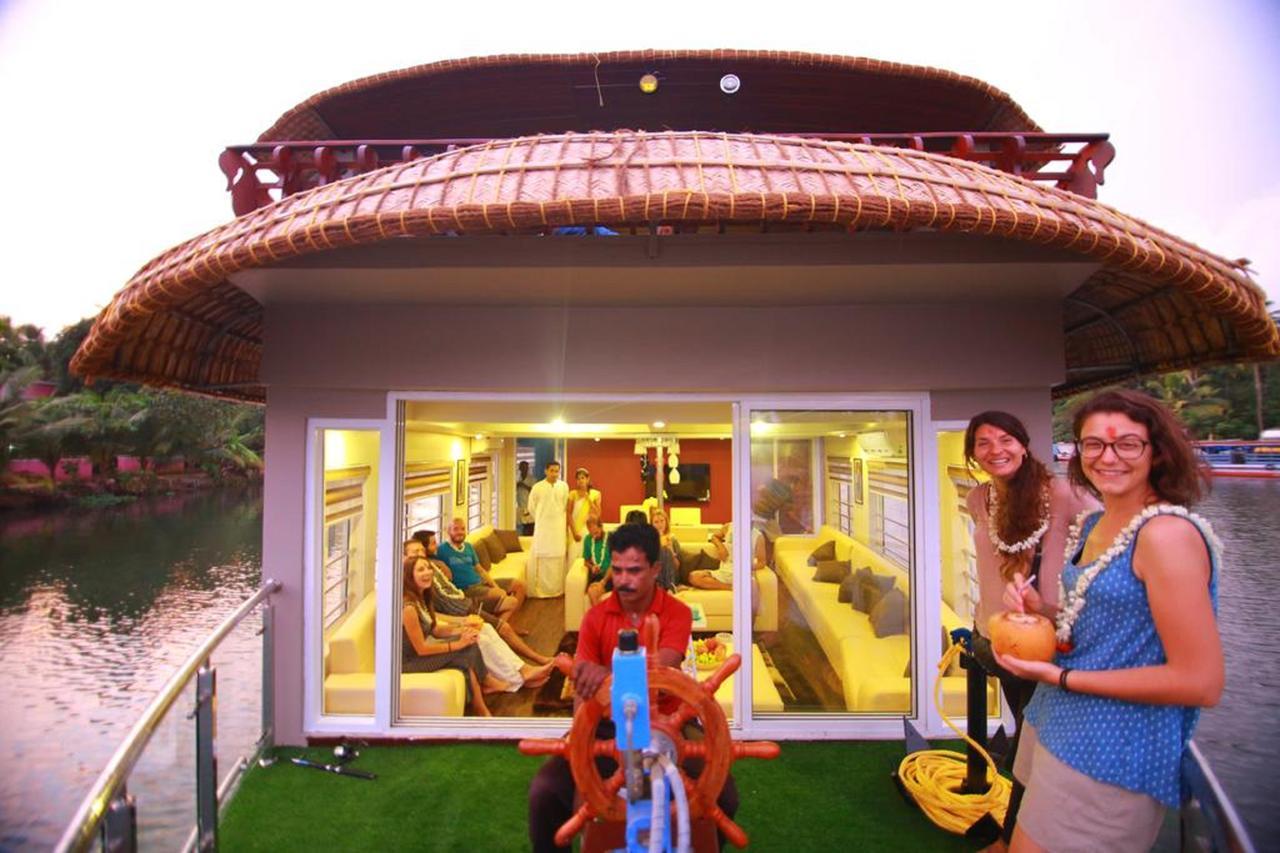 Отель Indiavacationz Houseboats Alappuzha Экстерьер фото