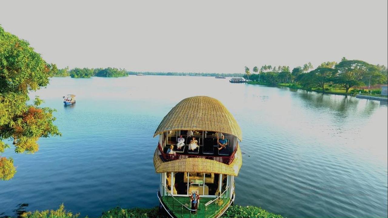 Отель Indiavacationz Houseboats Alappuzha Экстерьер фото