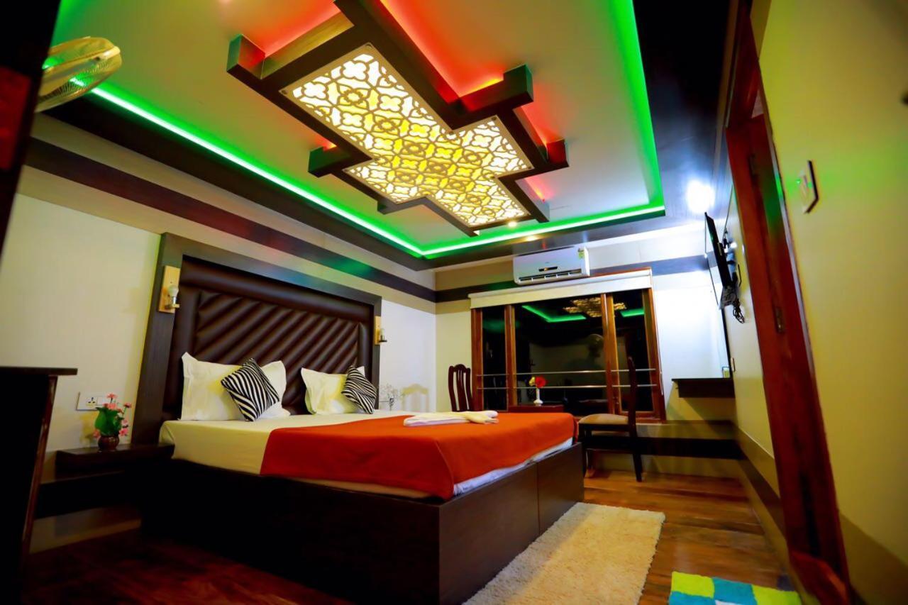 Отель Indiavacationz Houseboats Alappuzha Экстерьер фото